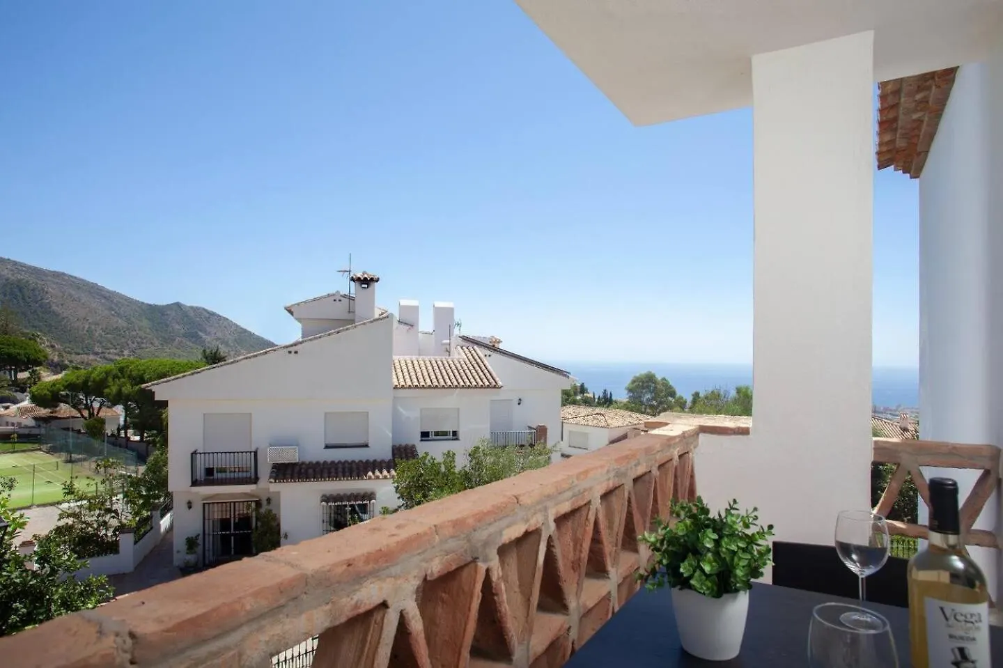 Delightful Apartment With Picturesque Views Mijas