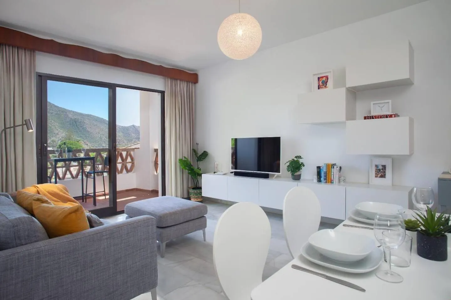 Delightful Apartment With Picturesque Views Mijas Spain
